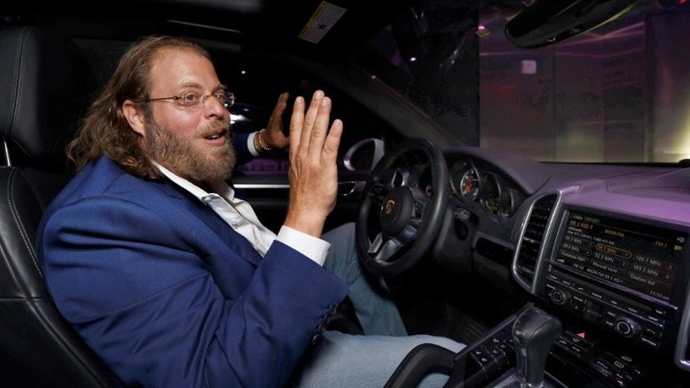 Um Porsche no apartamento e outras excentricidades do luxo em Miami
