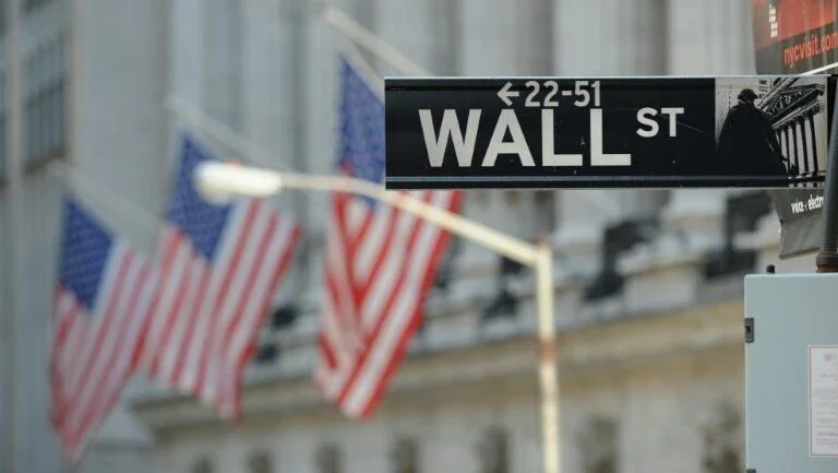 Wall Street fecha com recorde do Dow Jones e do S&P
