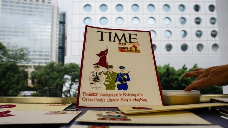 Revista Time pede retirada de capas falsas que glorificam Trump