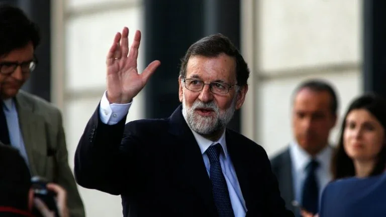 Parlamento da Espanha rejeita censura do Podemos contra Rajoy