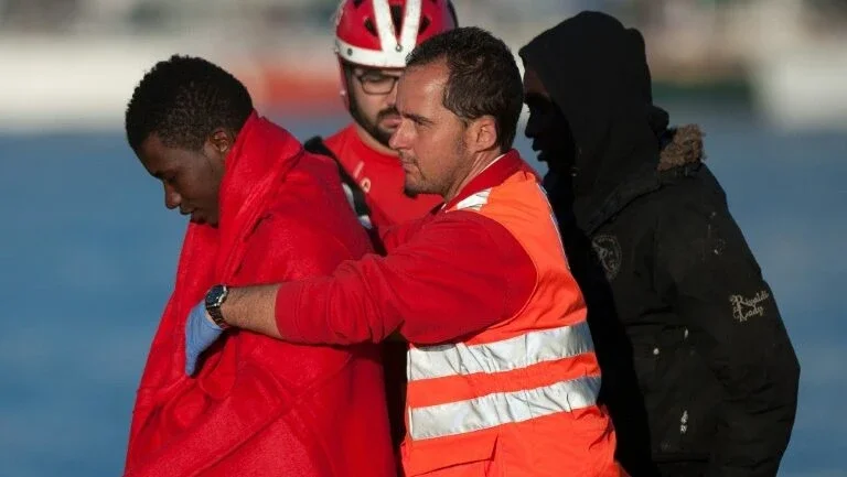 Guarda Costeira espanhola resgata mais de 170 migrantes
