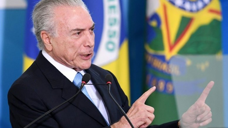 Temer completa quase um mês na corda bamba