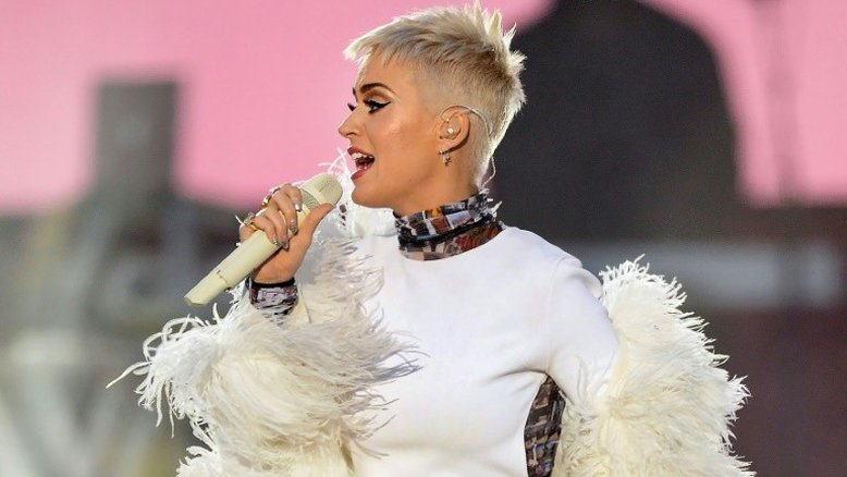 Katy Perry retorna com 'Witness', álbum que revela sua maturidade
