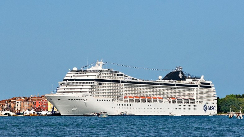 MSC identifica grupo com suspeita de Covid-19 em cruzeiro na região dos Lagos