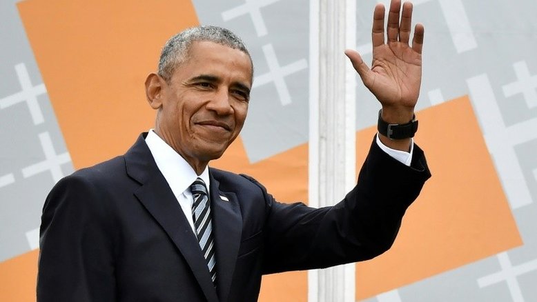 Obama volta lentamente à cena política
