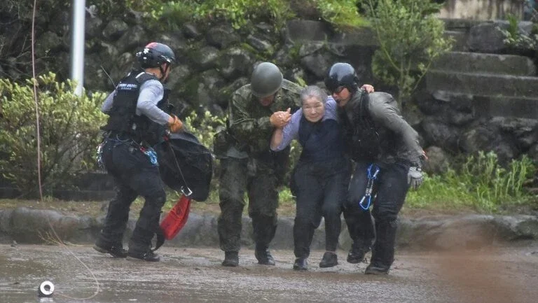 Sobe para 18 número de mortos em inundações no Japão