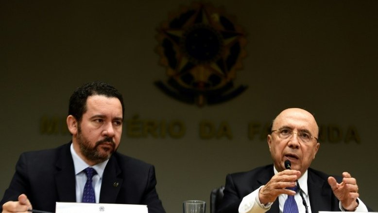 Brasil corta gastos e sobe impostos para reduzir déficit fiscal