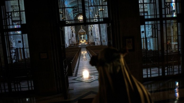 Nova série da Netflix sobre assassinato de freira vira hit