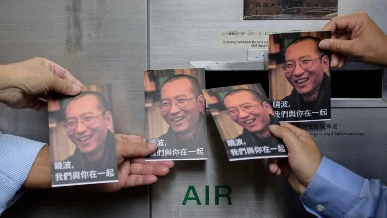 Dissidente Liu Xiaobo recebe cuidados de urgência na China, diz hospital