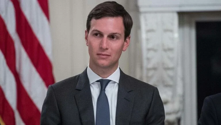 Genro de Trump admite quatro reuniões com russos mas nega complô