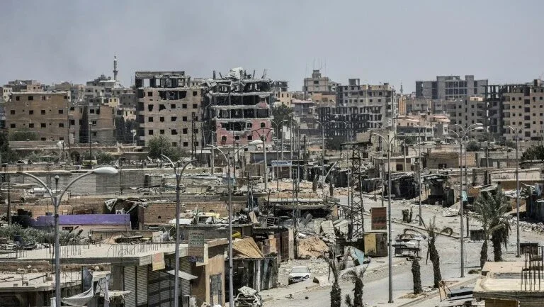 Tropas americanas operam em Raqa, reduto do EI na Síria