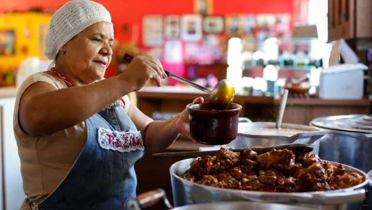 Zélia, a cozinheira baiana que conquistou o paladar de Lula