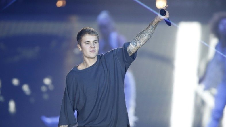 Justiça do Rio de Janeiro encerra processo contra Justin Bieber por pichação