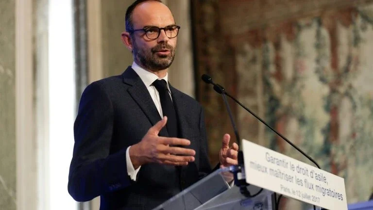 França vai criar 12,5 mil vagas para refugiados