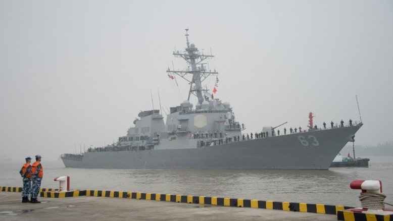 China qualifica de 'séria provocação' presença de navio dos EUA