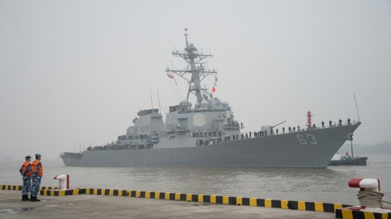 China qualifica de 'séria provocação' presença de navio dos EUA