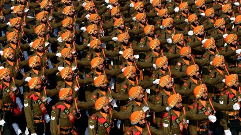 Índia aumenta presença militar na fronteira com a China
