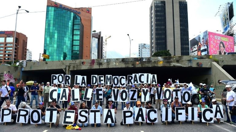 Venezuela: manifestantes opositores se dividem sobre advertência de Trump