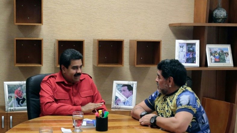Maradona se oferece como 'soldado' de Maduro e Kempes critica