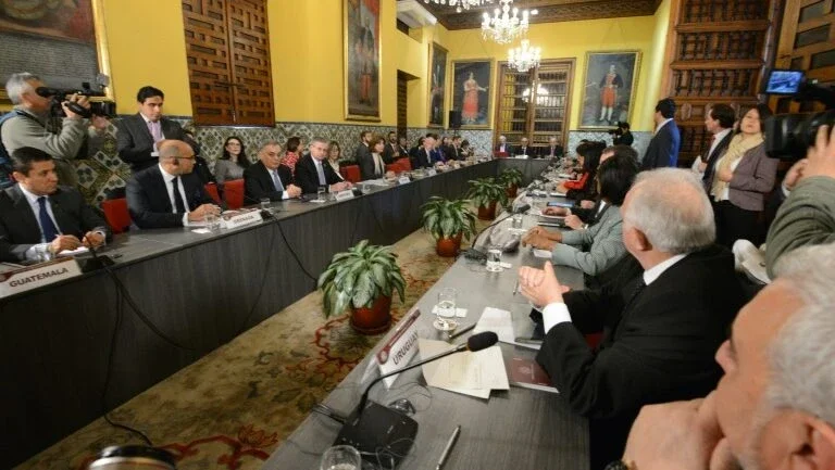 Chanceleres da América avaliam condenar Venezuela por ruptura democrática