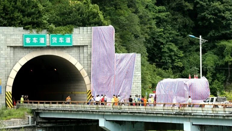 Acidente de ônibus deixa 36 mortos no norte da China