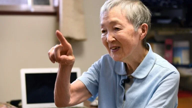 Japonesa de 82 anos prova que nunca se é muito velho para criar aplicativos