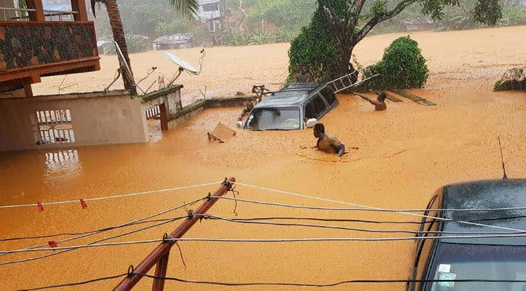 Mais de 100 crianças entre mortos em inundações em Serra Leoa