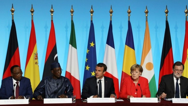 Cúpula de Paris estuda criar centros de trânsito para migrantes na África
