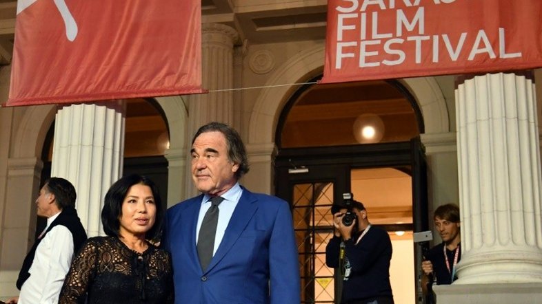 Oliver Stone: "é preciso lembrar a tragédia que uma guerra causa"