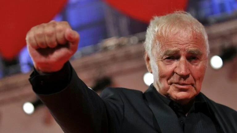 Morre o escritor, dramaturgo e roteirista polonês Janusz Glowacki