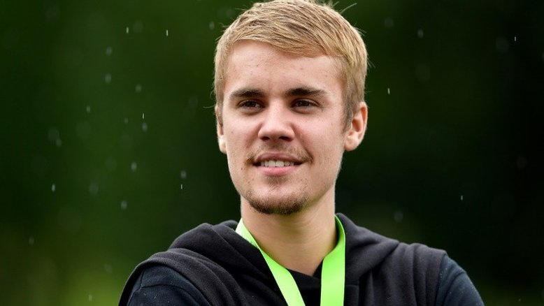 Será? Justin Bieber divulga número do próprio Whatsapp em rede social
