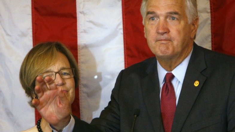 Republicanos rejeitam candidato de Trump em primária no Alabama