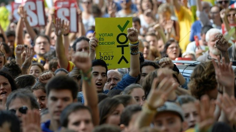 Governo catalão não renuncia ao referendo apesar das dificuldades