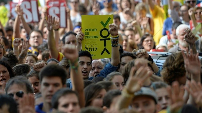 Manifestações invadem Catalunha em apoio a referendo separatista