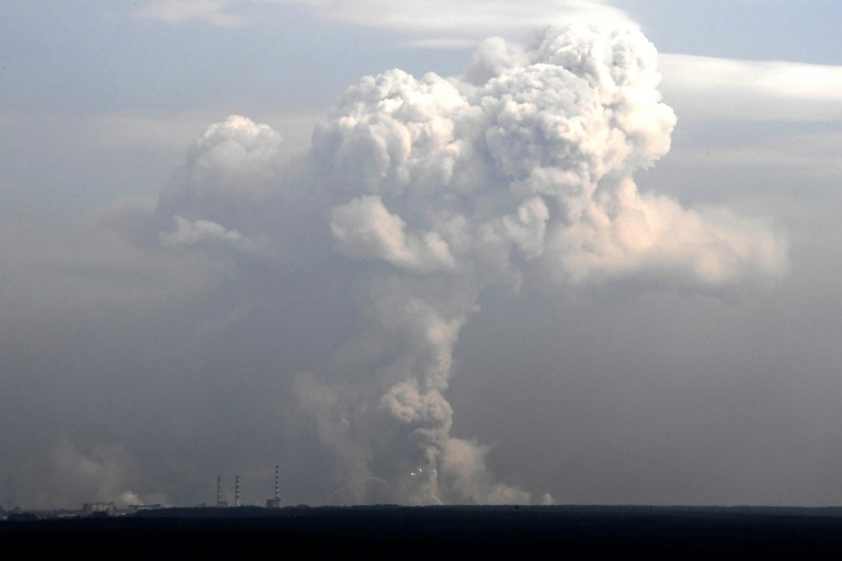 Incêndio em arsenal fecha espaço aéreo na Ucrânia