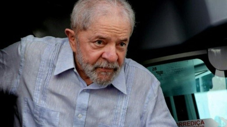Lula lidera pesquisa presidencial, seguido de Bolsonaro