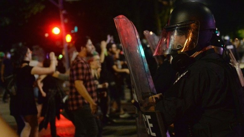 U2 cancela show no Missouri após tensos protestos