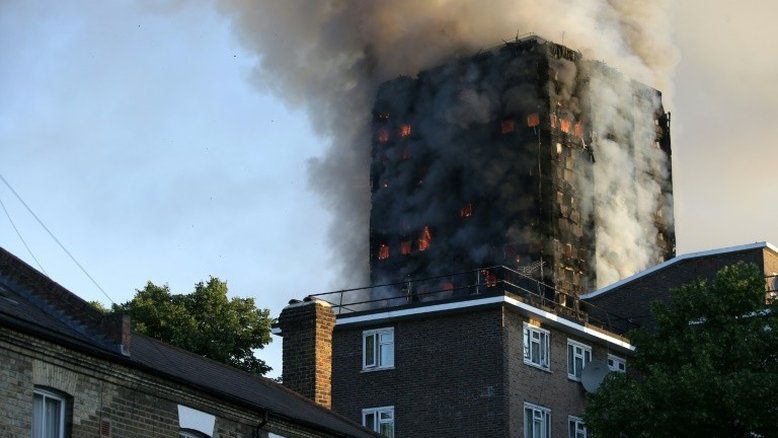 Incêndio que matou 80 pessoas em prédio de Londres tem primeira audiência