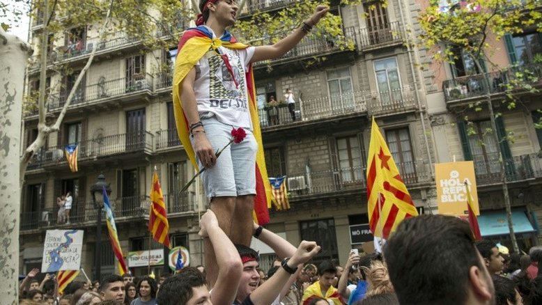 Estudantes vão às ruas da Catalunha para defender referendo