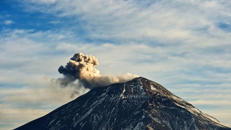 Vulcão Popocatépetl lança cinzas no centro do México