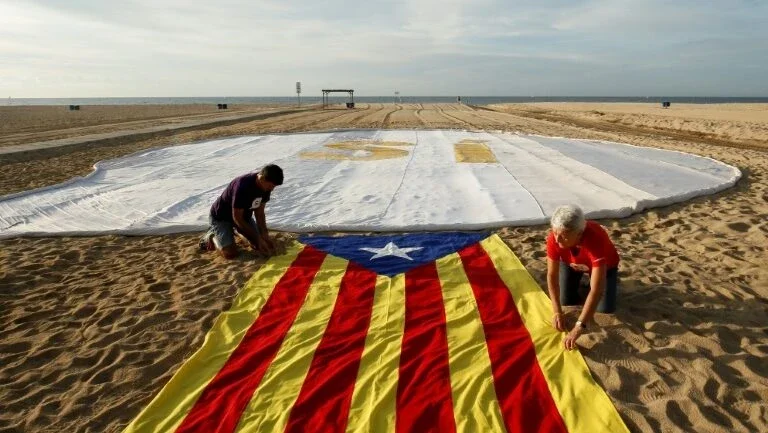 Separatistas catalães denunciam ameaça de Madri contra referendo
