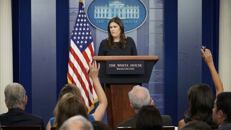 Casa Branca rebate críticas sobre resposta a danos por furacão em Porto Rico