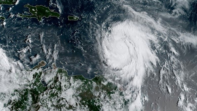 Após Irma, Caribe se prepara para chegada do furacão Maria