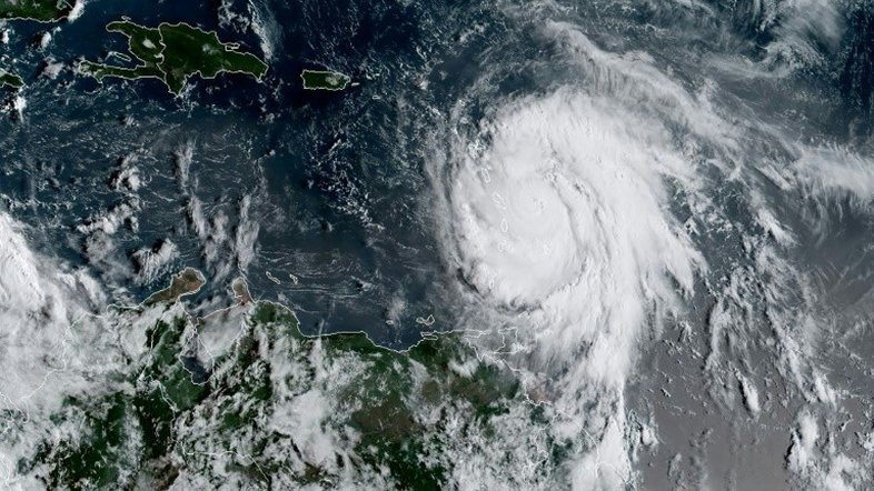 Após Irma, Caribe se prepara para chegada do furacão Maria