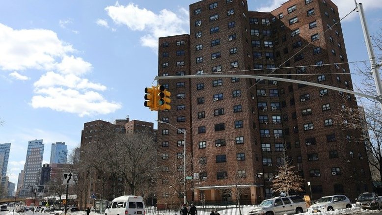 Renda dos lares americanos aumentou um pouco mais que os gastos