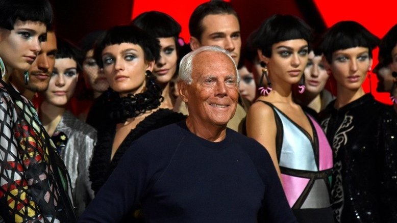 A moda de Armani, um oásis de alegria em meio a terremotos e furacões
