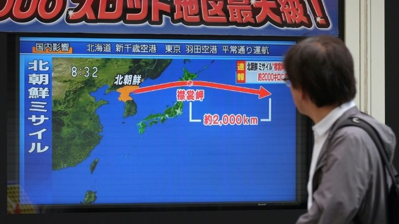 Sobrevoo de míssil norte-coreano volta a assustar japoneses