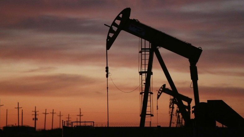 Petróleo tem alta em Nova York, após queda das reservas dos EUA