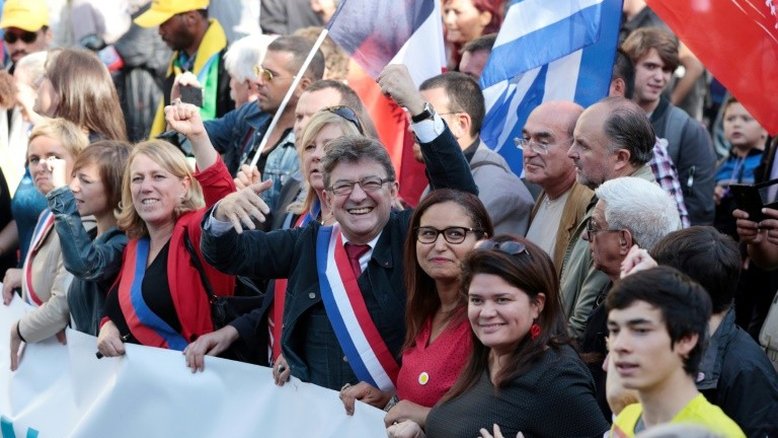 Esquerda radical francesa desafia Macron nas ruas