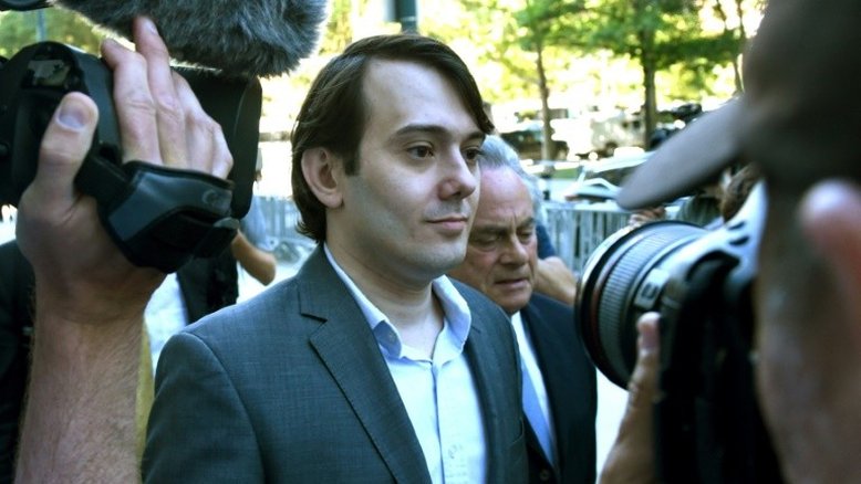 Empresário volta à prisão por ameaçar Hillary Clinton